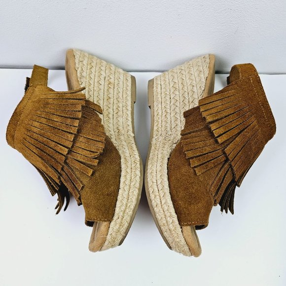 Minnetonka Ashley Layered Fringe Espadrille Wedge Heels, Size 6 - Picture 9 of 12